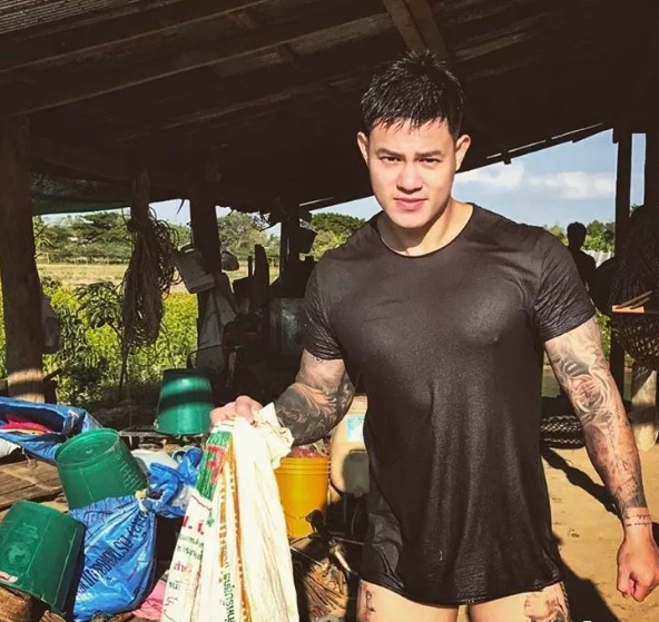 狼狗型筋肉健身教练兼模特 - 51虹马