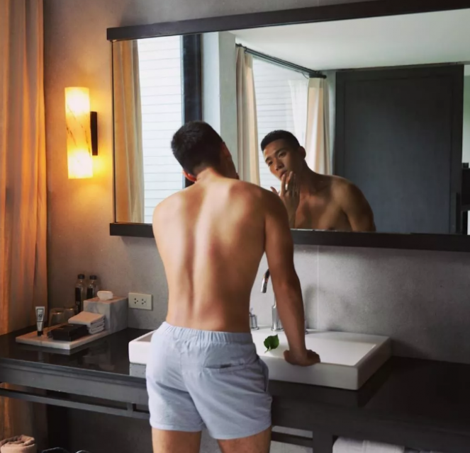 看点∣无数人想为他溺水的天菜肌肉救生员，又拍了一片禁欲系写真 - 51虹马