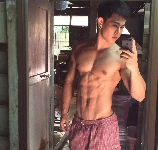 看点∣当童颜巨乳筋肉天菜脫掉衣服，腹毝旺盛荷尔蒙爆棚！ - 51虹马