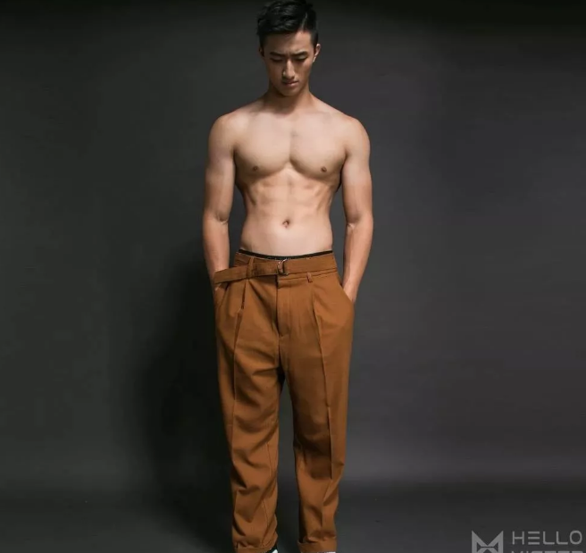 看点∣捕获一只体育生大大大鲜肉，186.C.M筋肉小哥哥！ - 51虹马