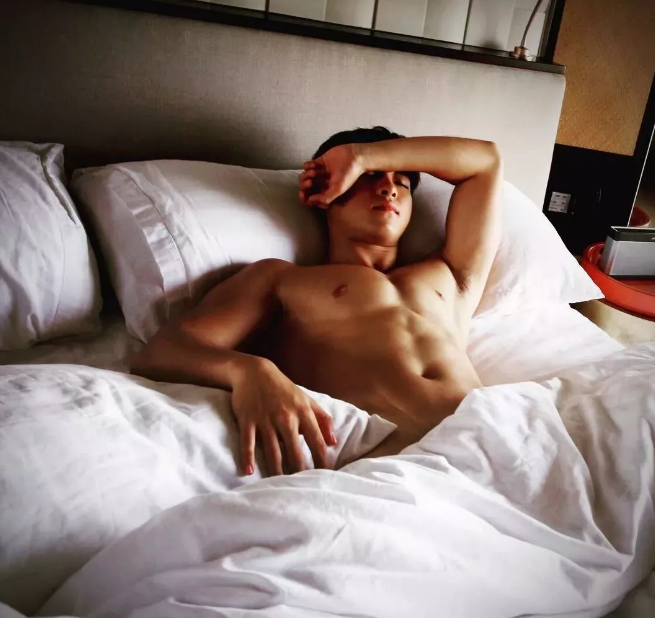 看点∣童颜腹肌“小奶狼”,好喜欢这样的原味帅气小鲜肉! - 51虹马 看点∣童颜腹肌“小奶狼”,好喜欢这样的原味帅气小鲜肉! - 51虹马