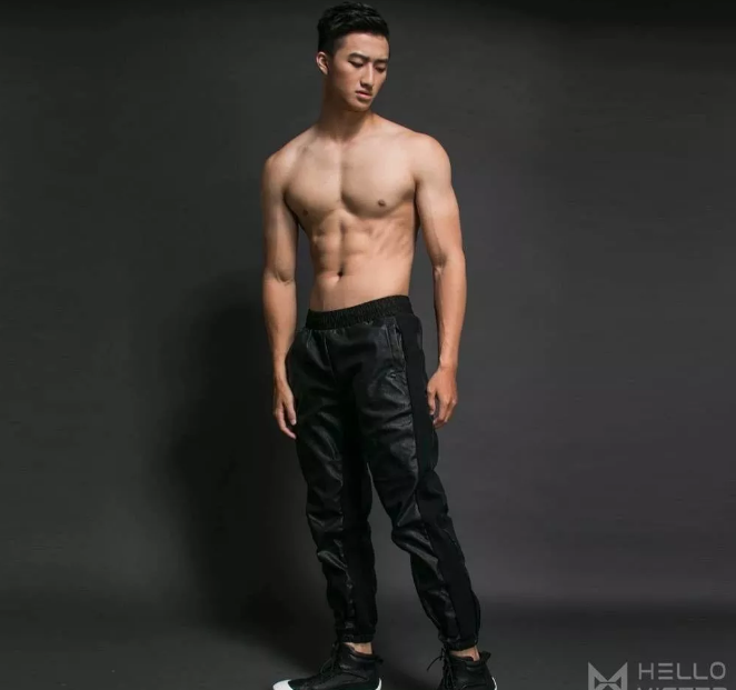 看点∣捕获一只体育生大大大鲜肉，186.C.M筋肉小哥哥！ - 51虹马