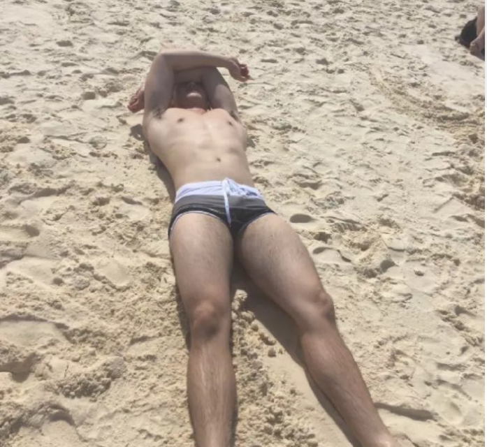 是多想红？公狗腰男挂空挡去健身还发沐浴照 - 51虹马