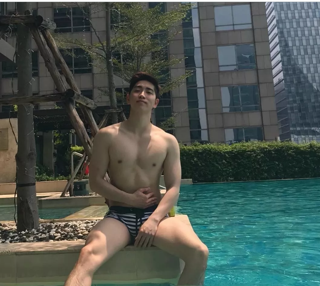 看点∣正装衬衫小哥哥,长得帅身材好,这才是你要的筋肉小奶狗! - 51虹马 看点∣正装衬衫小哥哥,长得帅身材好,这才是你要的筋肉小奶狗! - 51虹马