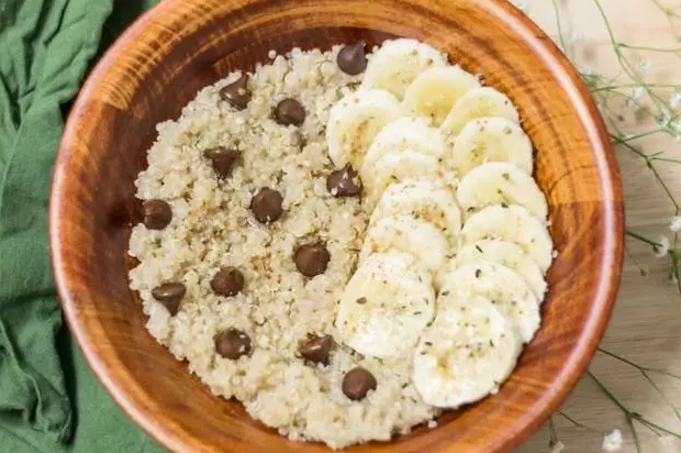 这位外国小哥不吃肉，却练得一身肌肉，原因竟是…… - 51虹马