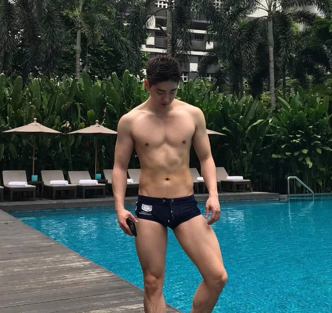 看点∣正装衬衫小哥哥，长得帅身材好，这才是你要的筋肉小奶狗! - 51虹马