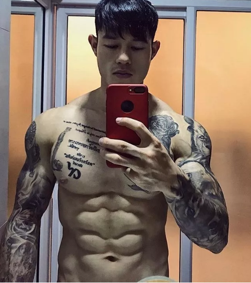 狼狗型筋肉健身教练兼模特 - 51虹马