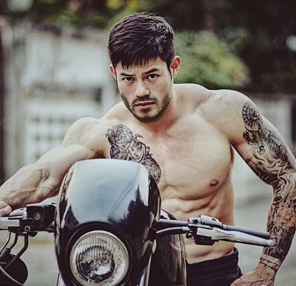 狼狗型筋肉健身教练兼模特 - 51虹马