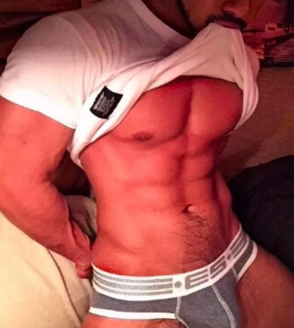 从bank职员到gogoboy模特，他经历了些什么 - 51虹马