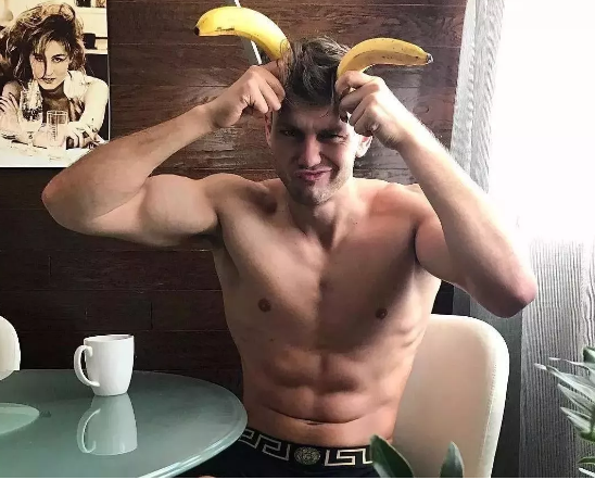 九寸男模被曝应召服务?真枪实弹摆在那不得不服。 - 51虹马 九寸男模被曝应召服务?真枪实弹摆在那不得不服。 - 51虹马