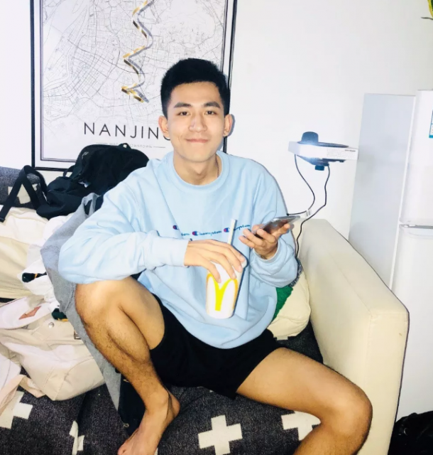 帅哥∣97年小奶狗鲜肉校草，像不像你下一任男盆友？－－吕根 - 51虹马