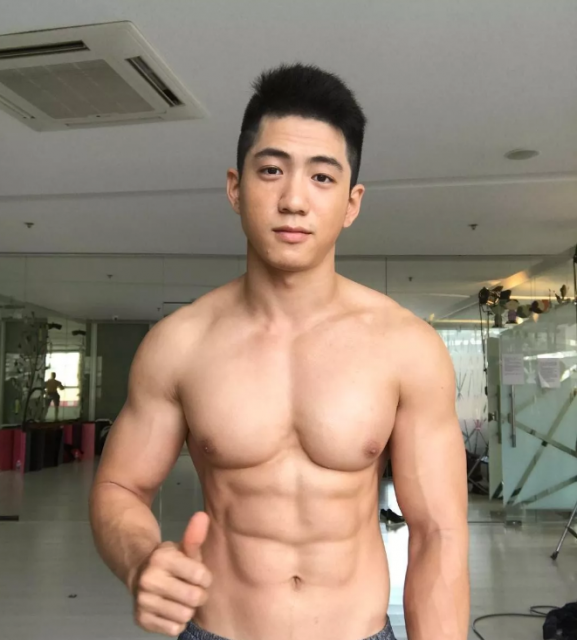 史上肌肉最漂亮的帅哥教练,帮你扒到了他最新INS照! - 51虹马 史上肌肉最漂亮的帅哥教练,帮你扒到了他最新INS照! - 51虹马