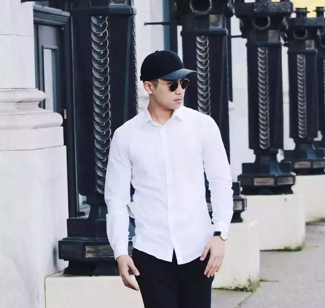 看点∣扒到一枚犬颜系纯情肌肉小哥，除了照片，还有视频！！ - 51虹马