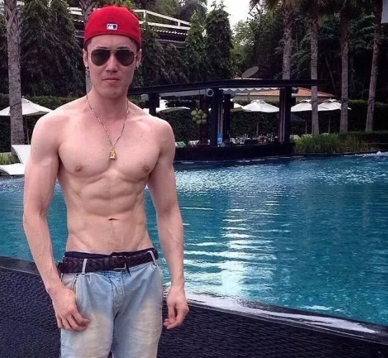 泰蓝 白嫩帅气男模 蛟龙出海 - 51虹马 泰蓝 白嫩帅气男模 蛟龙出海 - 51虹马