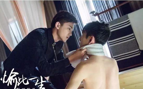 大陆同志电视剧，家道中落的大少爷爱上了海归老同学 - 51虹马