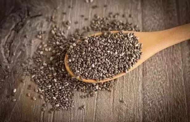 这位外国小哥不吃肉，却练得一身肌肉，原因竟是…… - 51虹马