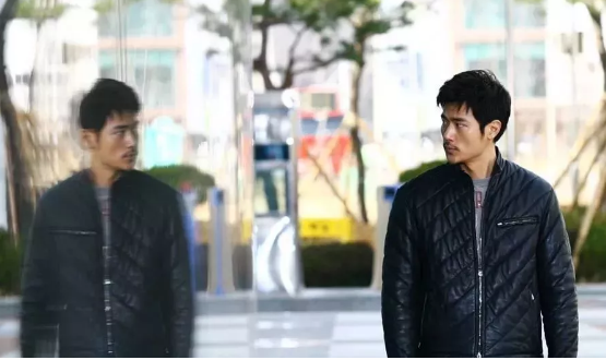 韩国同性电影《假面》健身教练与学员相继遇害,超帅法医破案 - 51虹马 韩国同性电影《假面》健身教练与学员相继遇害,超帅法医破案 - 51虹马