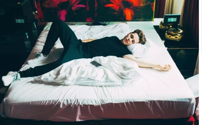 曝光恐同教授的无知言论，游戏里都不准同性恋结婚了… - 51虹马