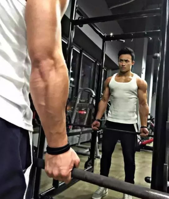 逗比男的励志路 他是如何成为一个火热健身男神的 - 51虹马