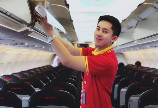 看点∣飞行员小哥哥正装制服下,竟隐藏了这么Sexxxxy的胸肌! - 51虹马 看点∣飞行员小哥哥正装制服下,竟隐藏了这么Sexxxxy的胸肌! - 51虹马