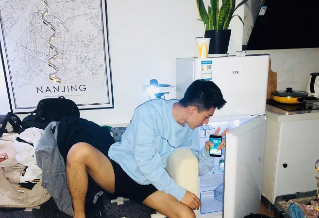 帅哥∣97年小奶狗鲜肉校草，像不像你下一任男盆友？－－吕根 - 51虹马