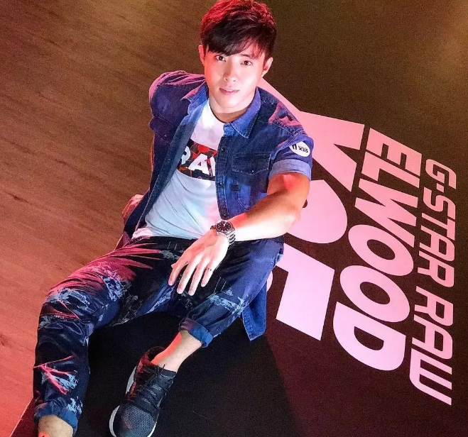 看点∣童颜腹肌“小奶狼”,好喜欢这样的原味帅气小鲜肉! - 51虹马 看点∣童颜腹肌“小奶狼”,好喜欢这样的原味帅气小鲜肉! - 51虹马