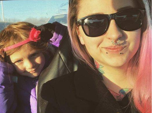 少年告白被拒 变性成正妹成功与他热恋;英国一6岁男童跨性别 酷妈帮他扮女孩 - 51虹马 少年告白被拒 变性成正妹成功与他热恋;英国一6岁男童跨性别 酷妈帮他扮女孩 - 51虹马