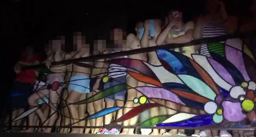 泰国警方突击著名男同桑拿，母角马正颠鸾倒凤！ - 51虹马