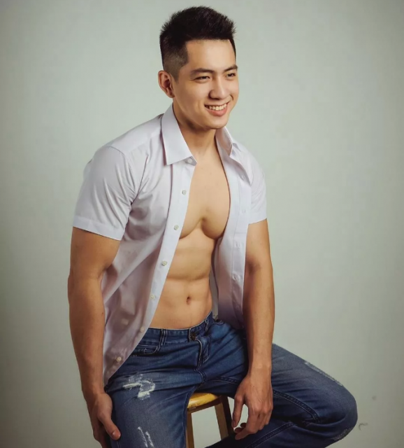 史上肌肉最漂亮的帅哥教练，帮你扒到了他最新INS照！ - 51虹马