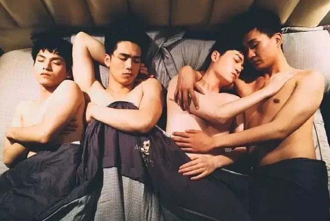 剧情有趣 两位男主也是干净帅气 流口水 - 51虹马