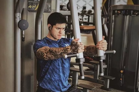 狼狗型筋肉健身教练兼模特 - 51虹马 狼狗型筋肉健身教练兼模特 - 51虹马