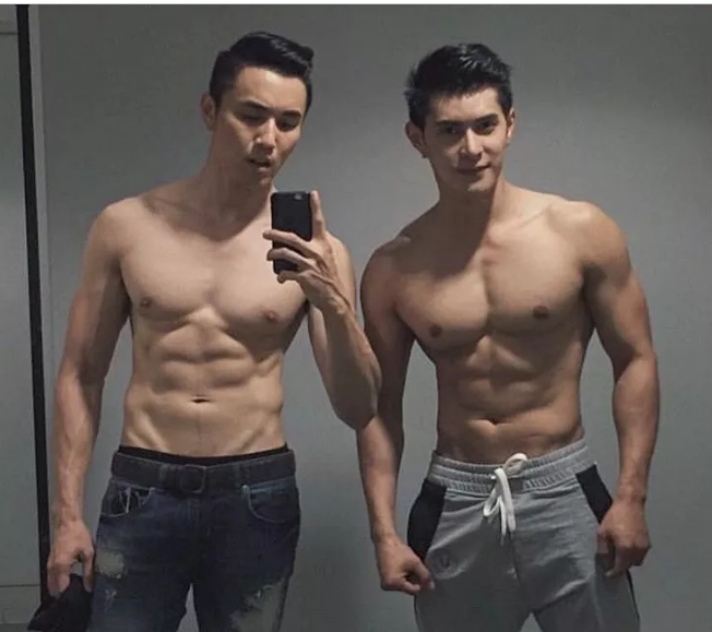 曾经揩油视频火爆朋友圈的他，居然能忍受狗狗对自己做这种事！ - 51虹马