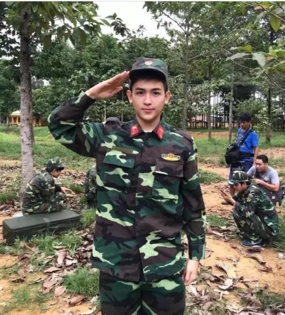 帅气逼人的小鲜肉兵哥哥 - 51虹马