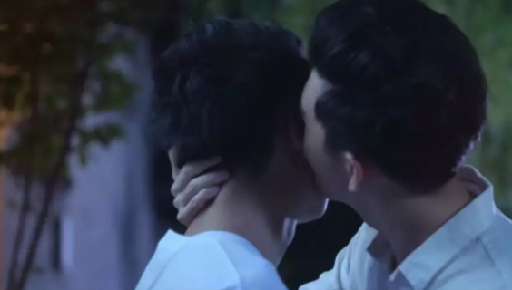 《类似爱情》两部全 穷小子掰弯直男阔少 - 51虹马