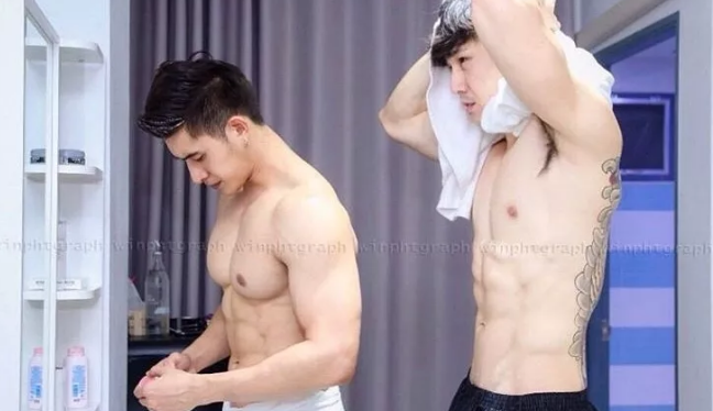 曾经揩油视频火爆朋友圈的他,居然能忍受狗狗对自己做这种事! - 51虹马 曾经揩油视频火爆朋友圈的他,居然能忍受狗狗对自己做这种事! - 51虹马