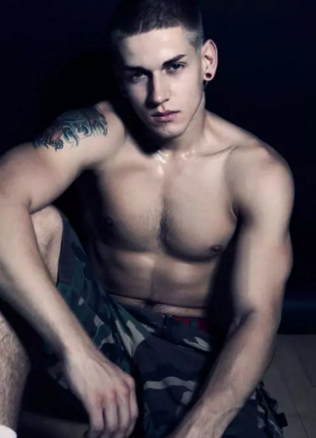 出柜后，老妈叫带男朋友回家 - 51虹马