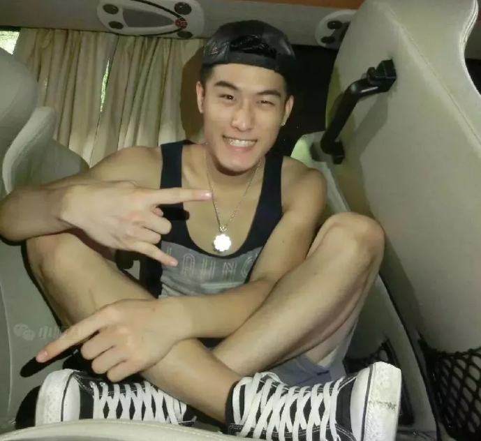 广东180大肌肉帅哥!健身教练居然是模特! - 51虹马 广东180大肌肉帅哥!健身教练居然是模特! - 51虹马