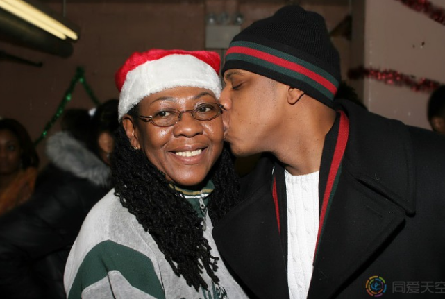 【gay资讯】阿黛尔帮“Gay蜜”操办婚礼，美偶：变装皇后Ada Vox一鸣惊人 - 51虹马