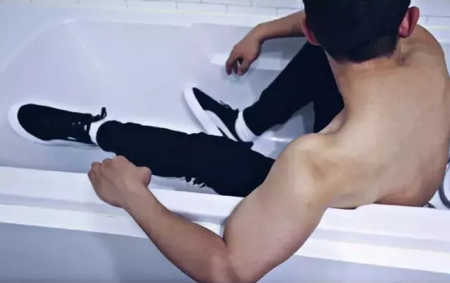 当红肌肉体育生私皂耻度惊人 鲜肉小攻也生猛 - 51虹马