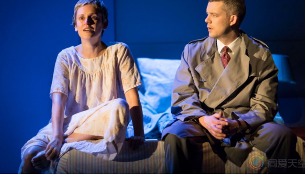 名记罗南·法罗出柜；《天使在美国》获得英国戏剧最高奖 - 51虹马