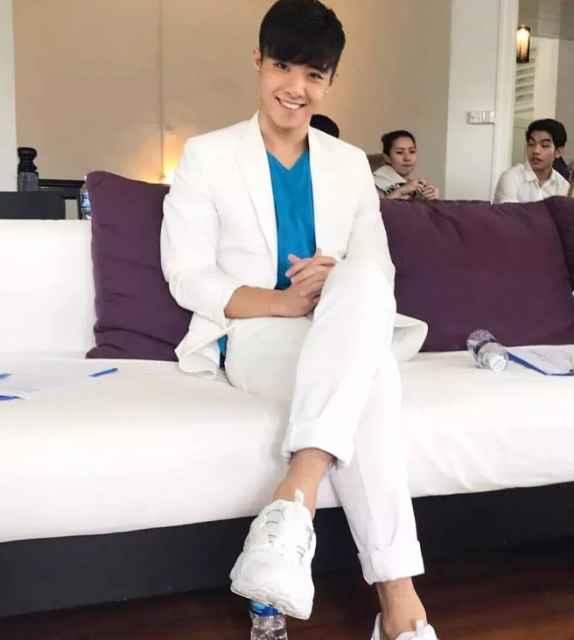 看点∣童颜腹肌“小奶狼”,好喜欢这样的原味帅气小鲜肉! - 51虹马 看点∣童颜腹肌“小奶狼”,好喜欢这样的原味帅气小鲜肉! - 51虹马