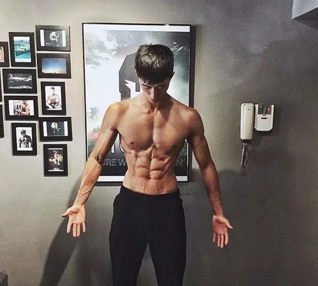 看点∣捕获一只体育生大大大鲜肉，186.C.M筋肉小哥哥！ - 51虹马