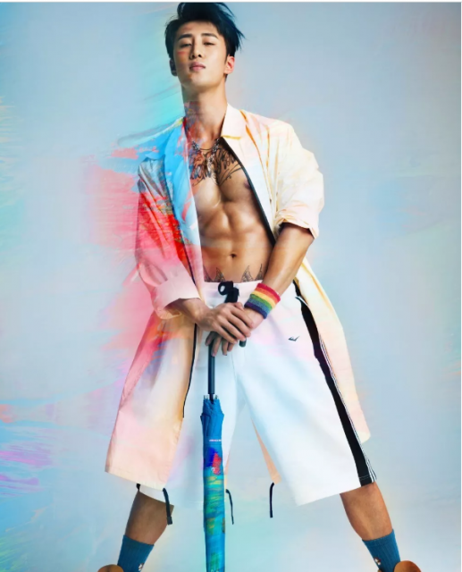 看点∣94年大鲜肉体育生，萌颜巨RU八块腹肌，纹身配肌肉实在太性感! - 51虹马