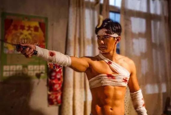 被众多明星觊觎的好肉体，子弹肌一哥非他莫属！ - 51虹马