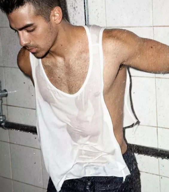 首次登上杂志的亚洲男模，写真曝光被疯传 - 51虹马