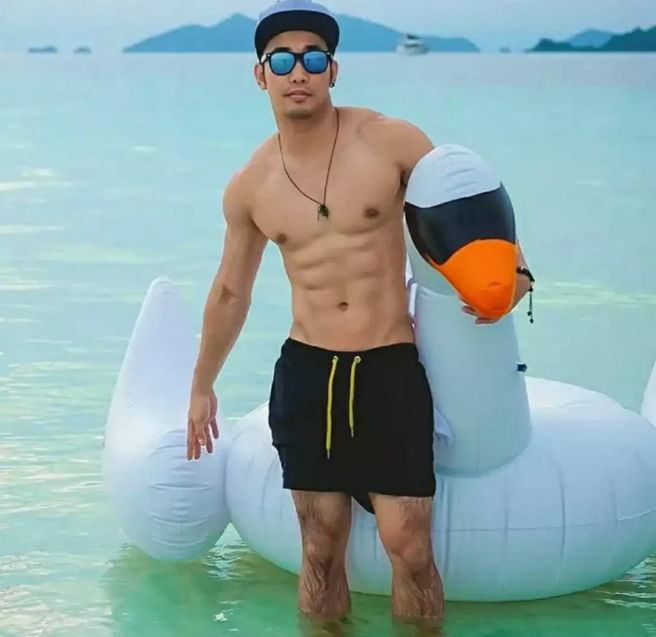 視頻 | 性感泰國大肌霸帥哥約你海邊開趴 - 51虹马