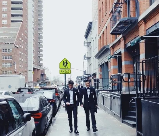 有一对Gay圈名媛在纽约登记结婚了！ - 51虹马