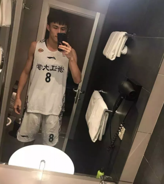 身高1米9的小鲜肉体育生，原来是浙大的校草男神！ - 51虹马