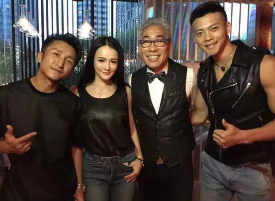 他曾是刘姥姥的亲密健身私教?体育生果然很强 - 51虹马 他曾是刘姥姥的亲密健身私教?体育生果然很强 - 51虹马