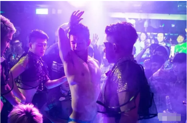 小鲜肉X健身教练《我的鲜肉弟弟》 - 51虹马